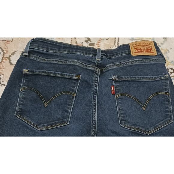 Levi's Strauss Womens Dark Wash Low-Rise Stretch Denim Cuffed Bermuda  28Wx9L - Picture 9 of 9